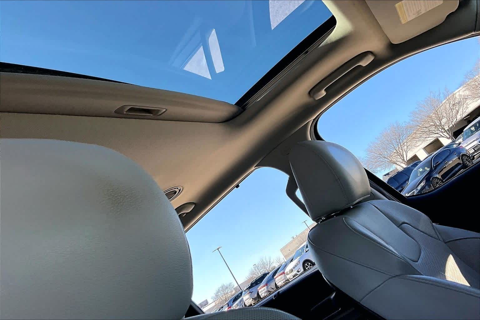 Thumbnail: 2020 Kia Telluride - 16