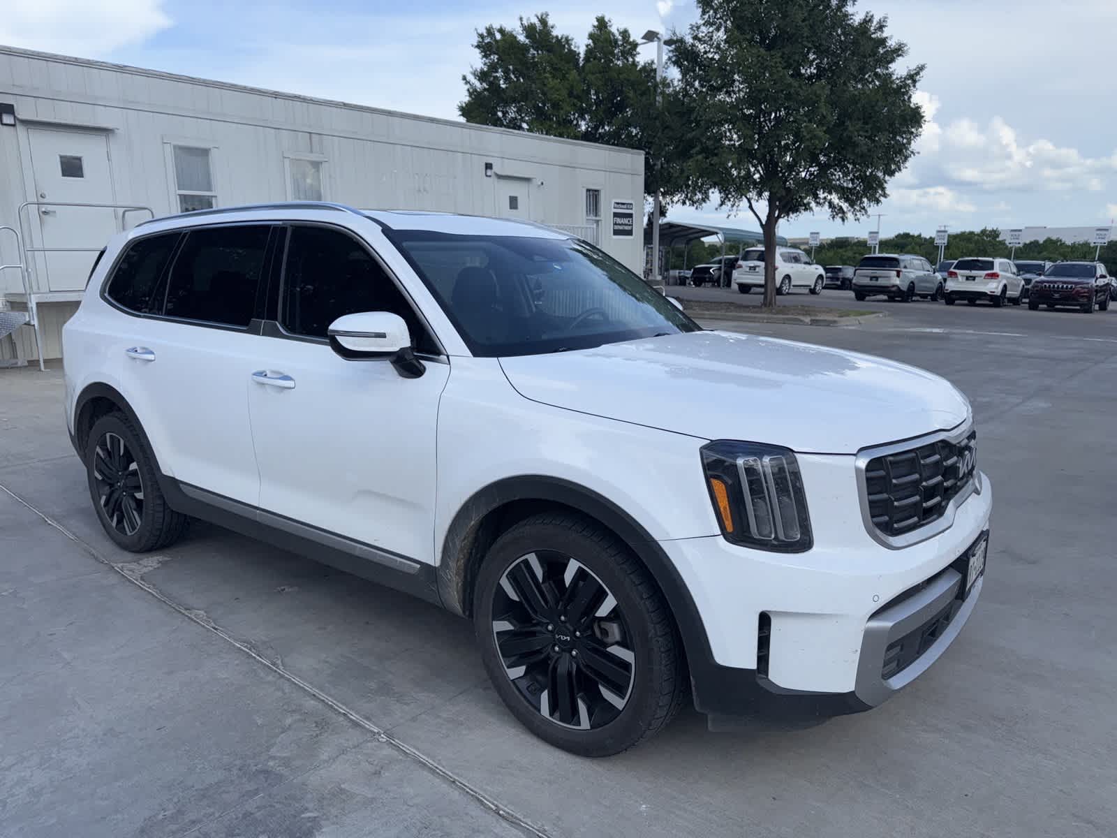 Thumbnail: 2023 Kia Telluride - 3
