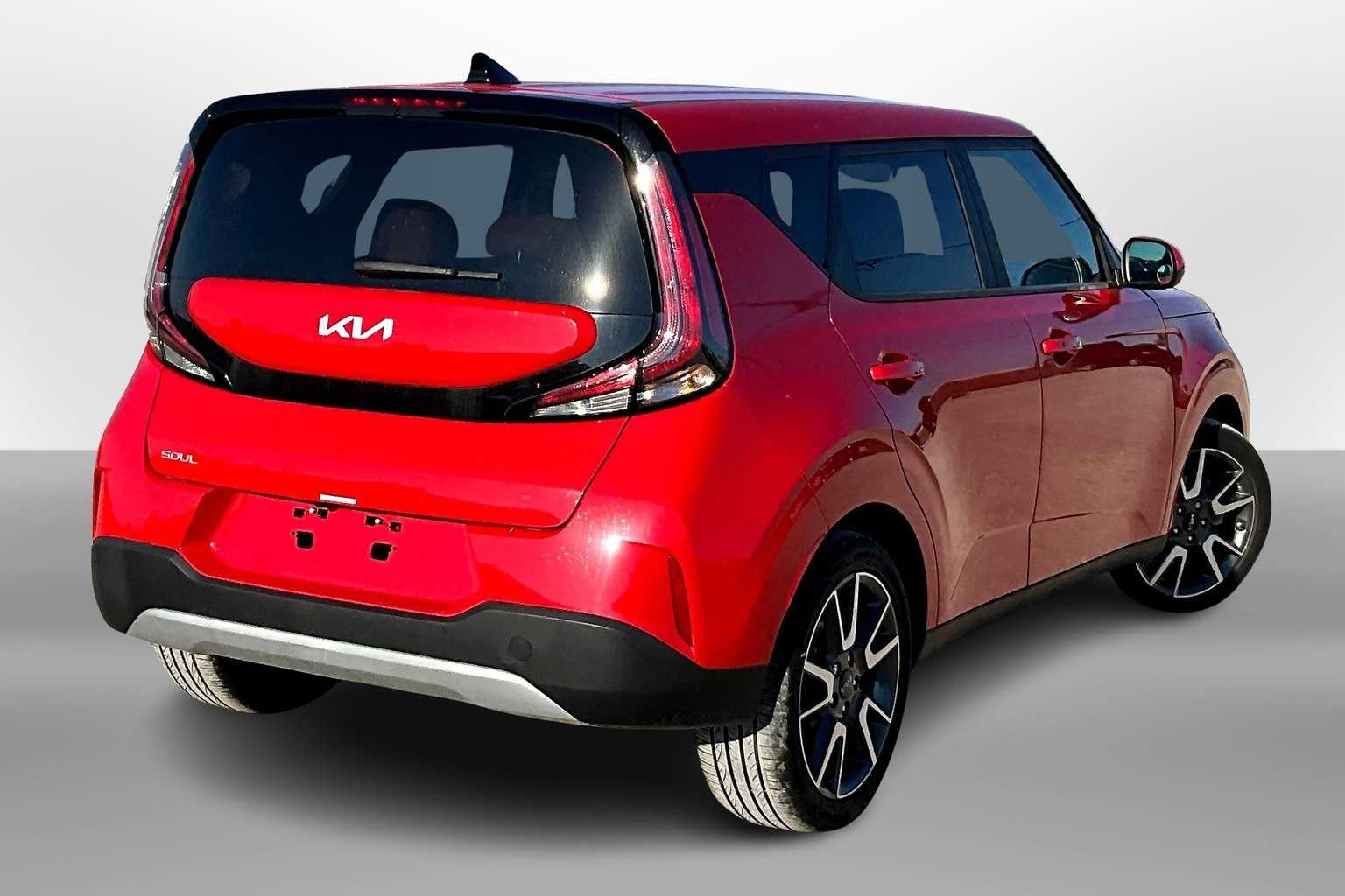 2024 Kia Soul EX photo 2