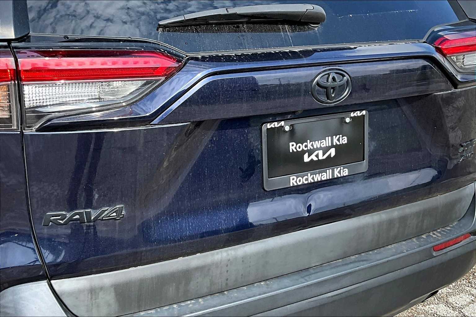 Thumbnail: 2020 Toyota RAV4 - 31