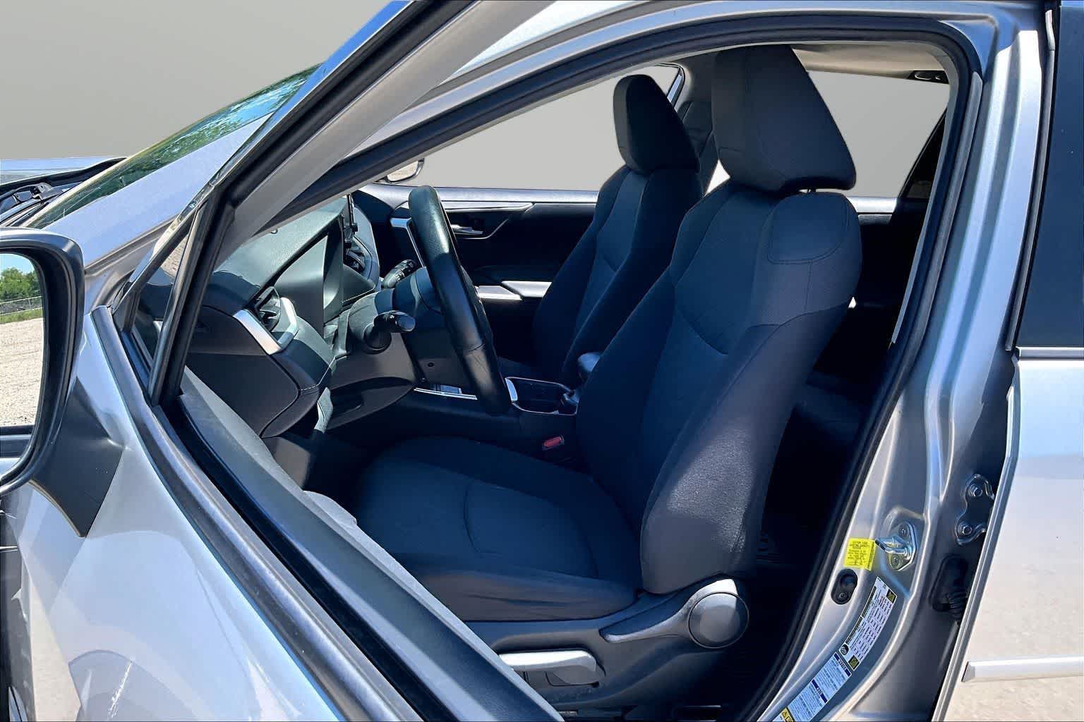 Thumbnail: 2019 Toyota RAV4 - 21