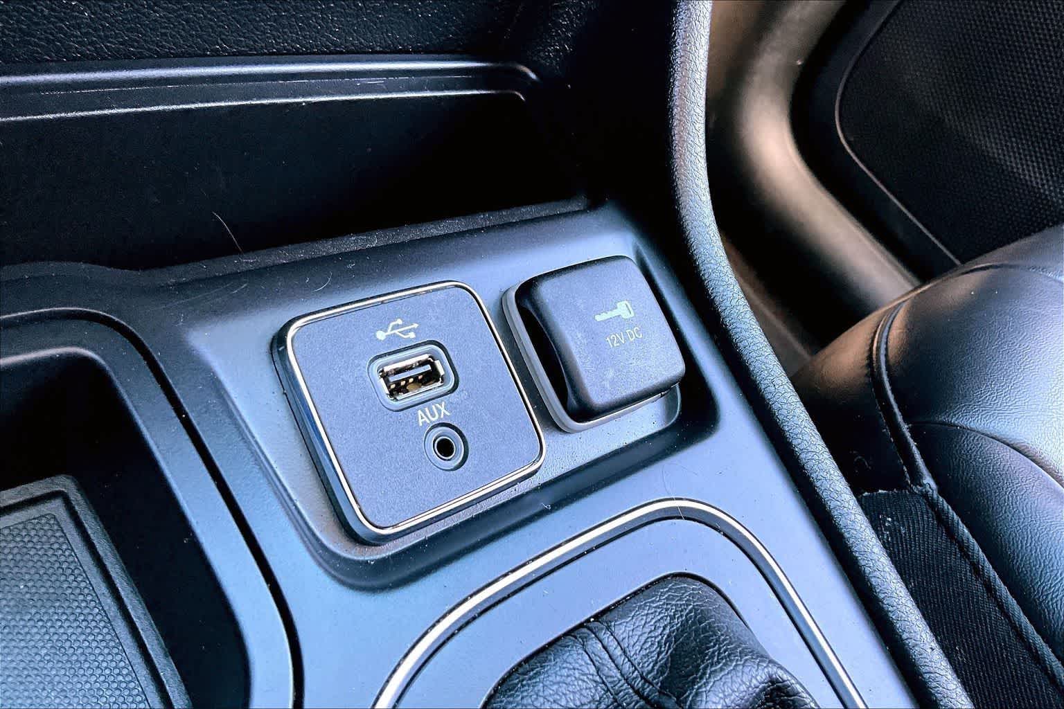 Thumbnail: 2019 Jeep Cherokee - 21