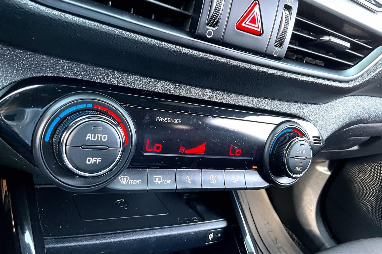 Thumbnail: 2023 Kia Forte - 23