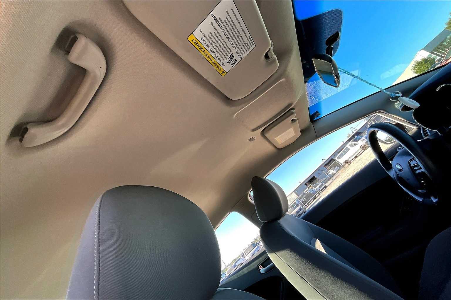 Thumbnail: 2018 Kia Forte - 16