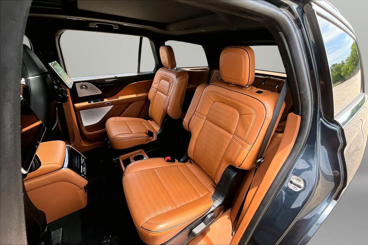 Thumbnail: 2023 Lincoln Aviator - 24