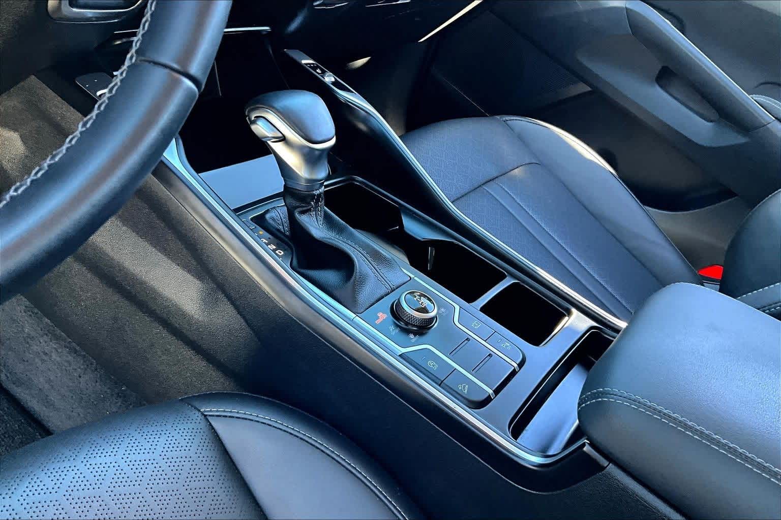 Thumbnail: 2023 Kia Sorento - 13