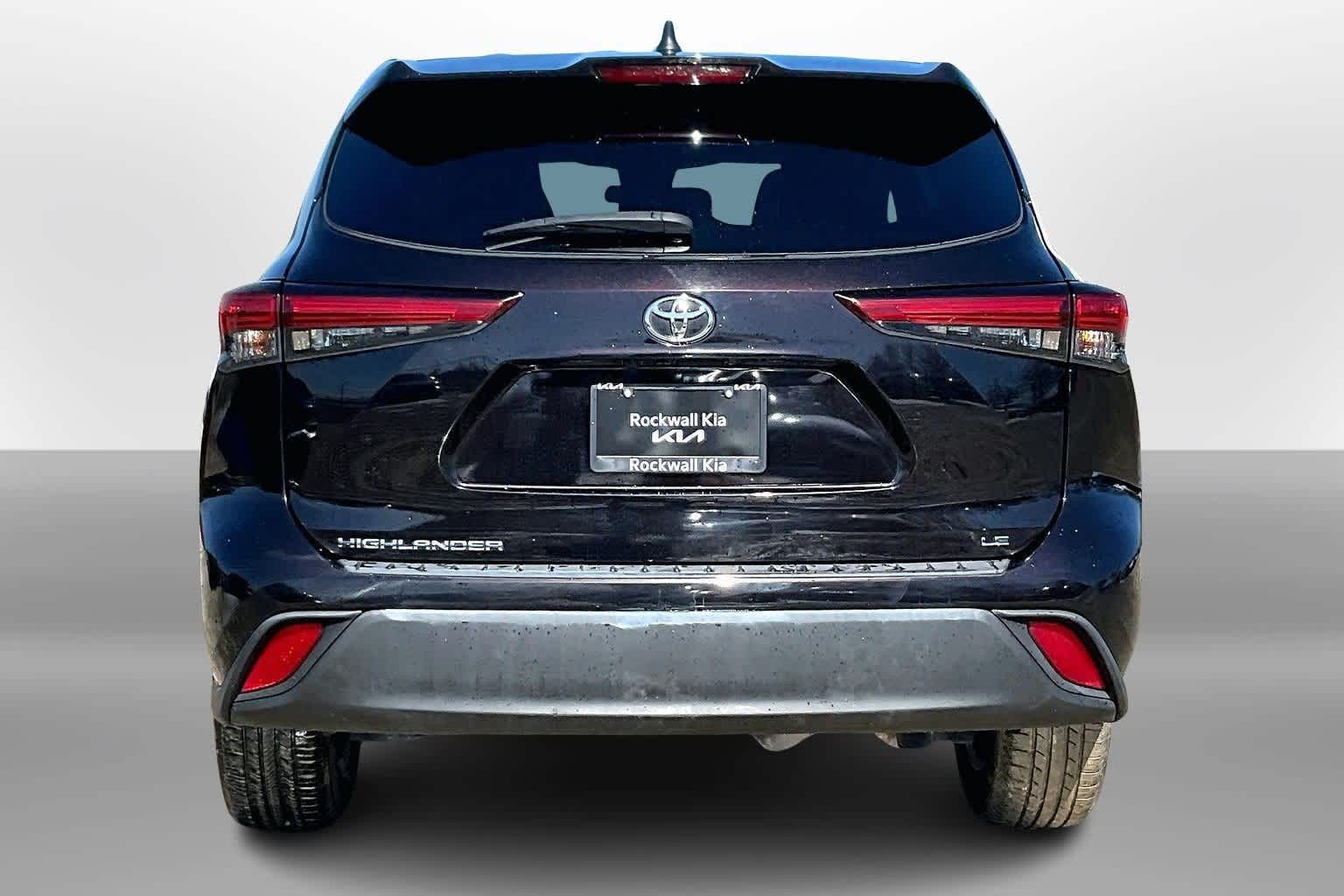 Thumbnail: 2022 Toyota Highlander - 4