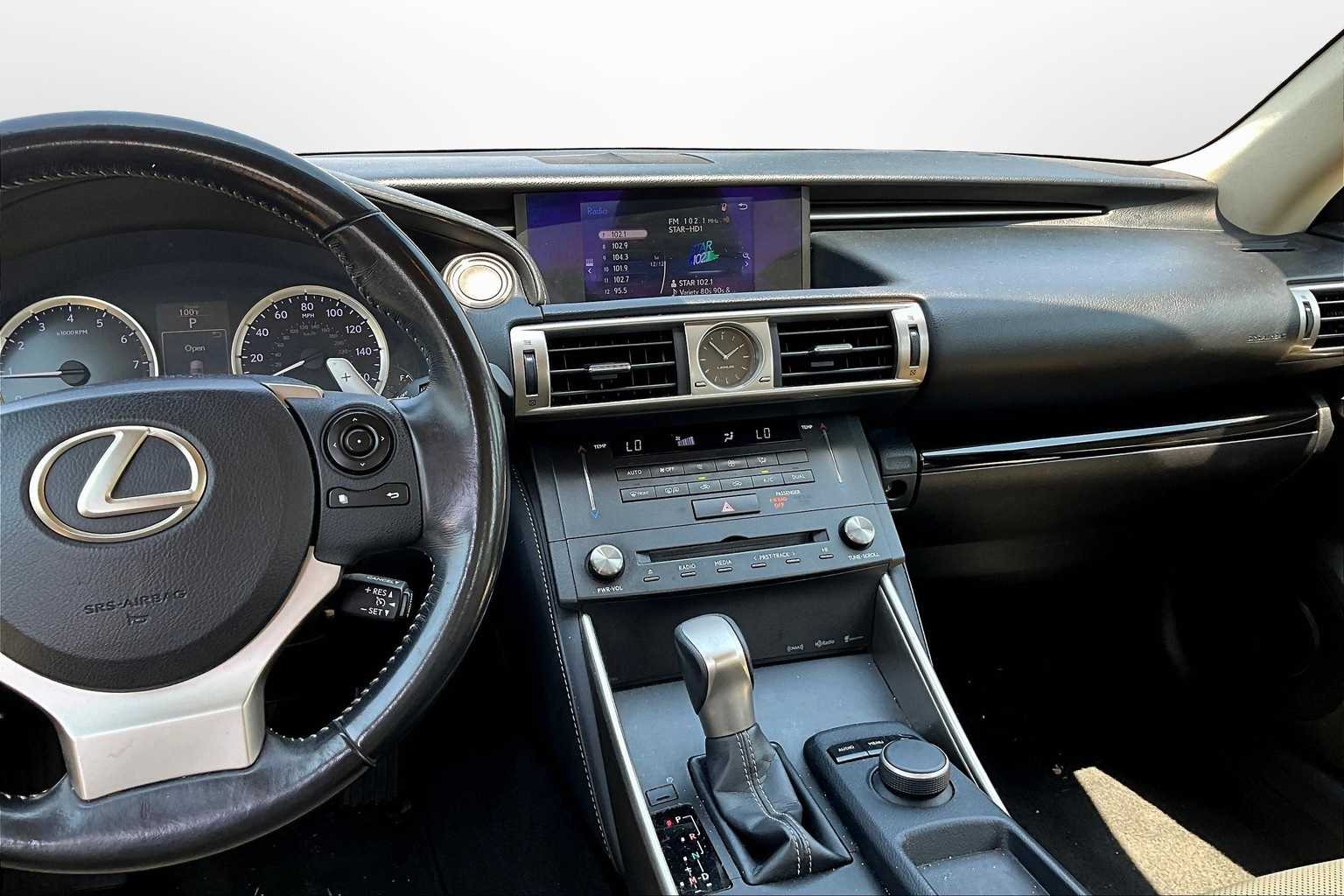 Thumbnail: 2016 Lexus IS - 6