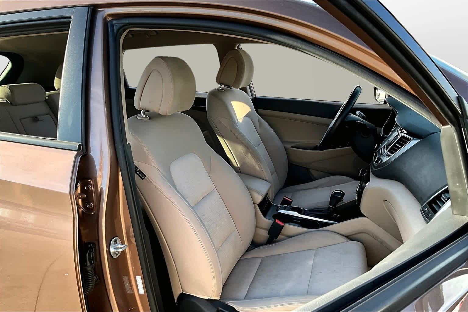 Thumbnail: 2016 Hyundai Tucson - 7