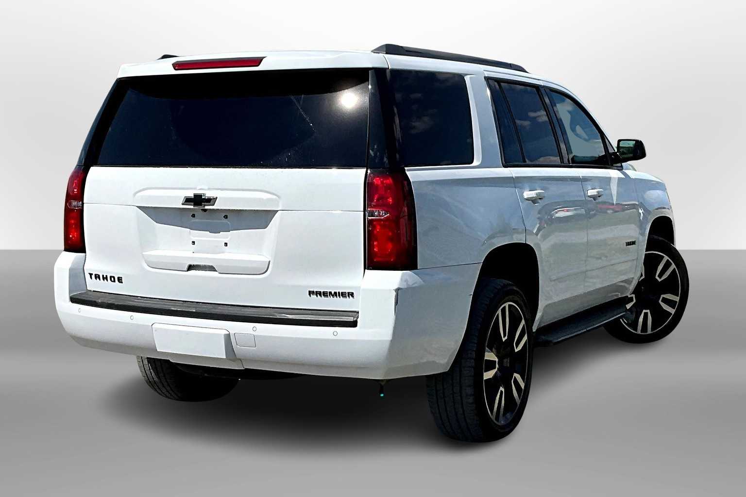 2019 Chevrolet Tahoe Premier photo 2