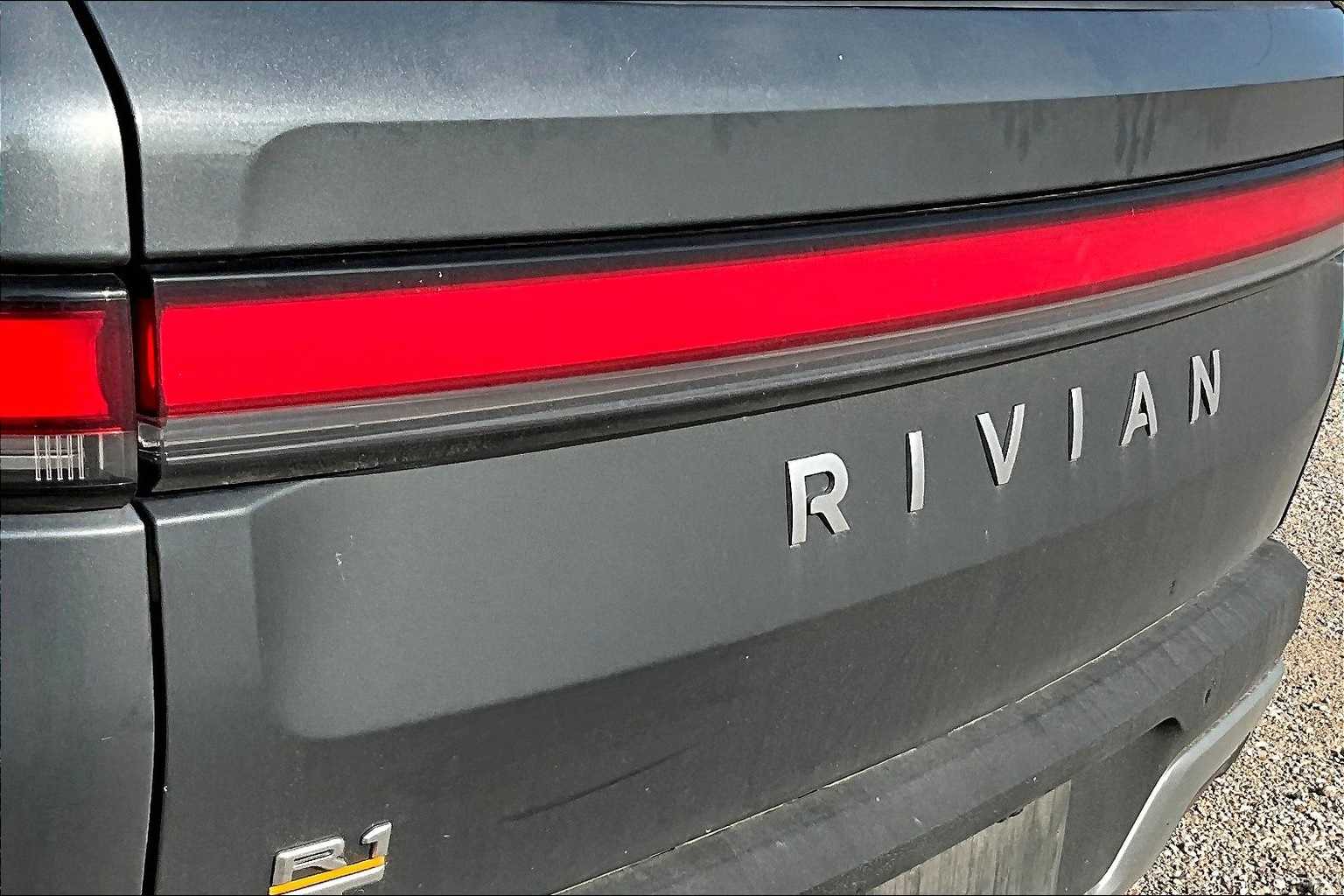 Thumbnail: 2022 Rivian R1T - 31