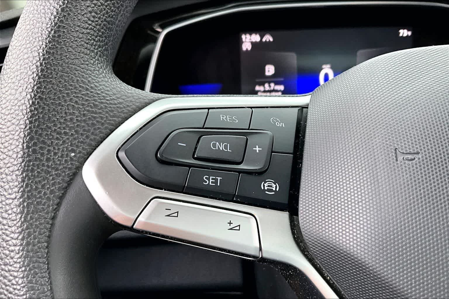 Thumbnail: 2022 Volkswagen Jetta - 17