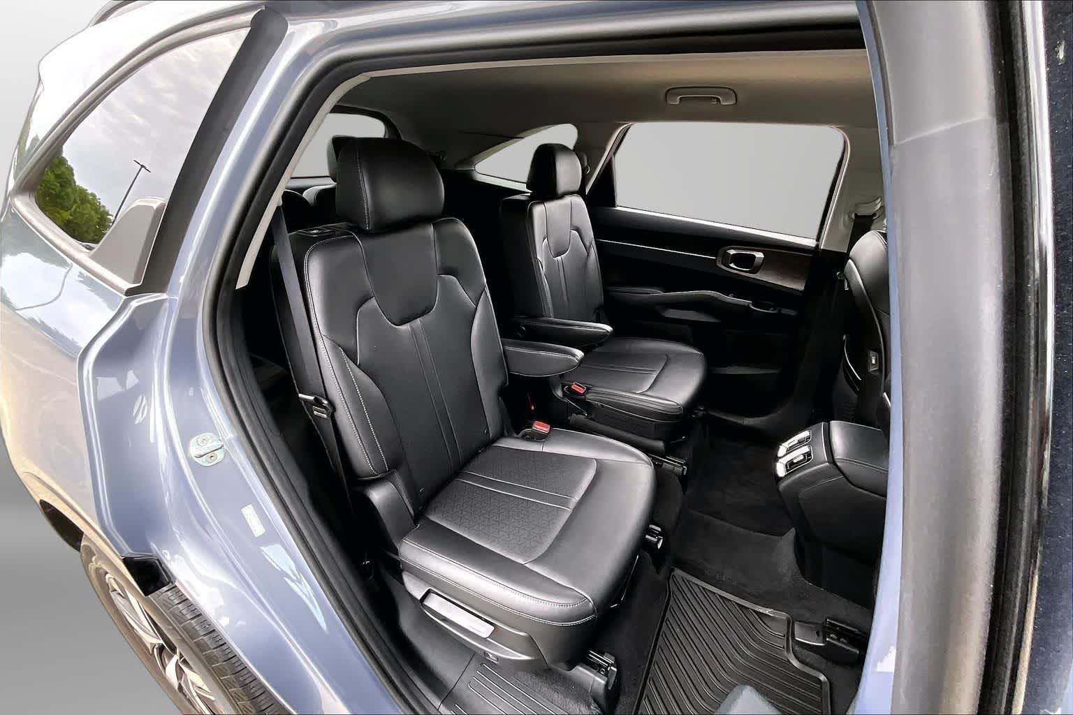 Thumbnail: 2022 Kia Sorento - 25