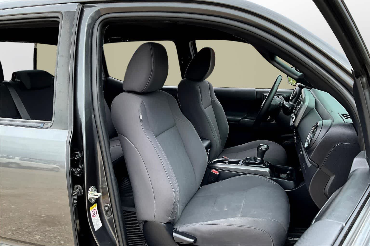 Thumbnail: 2019 Toyota Tacoma - 6