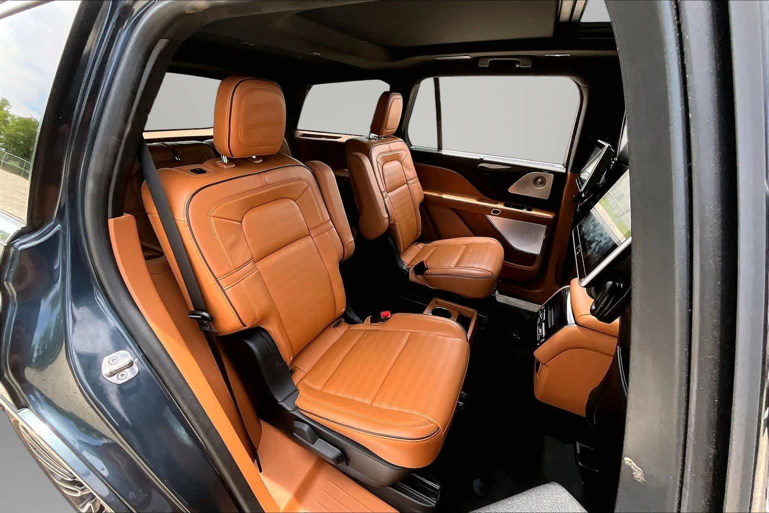 Thumbnail: 2023 Lincoln Aviator - 25
