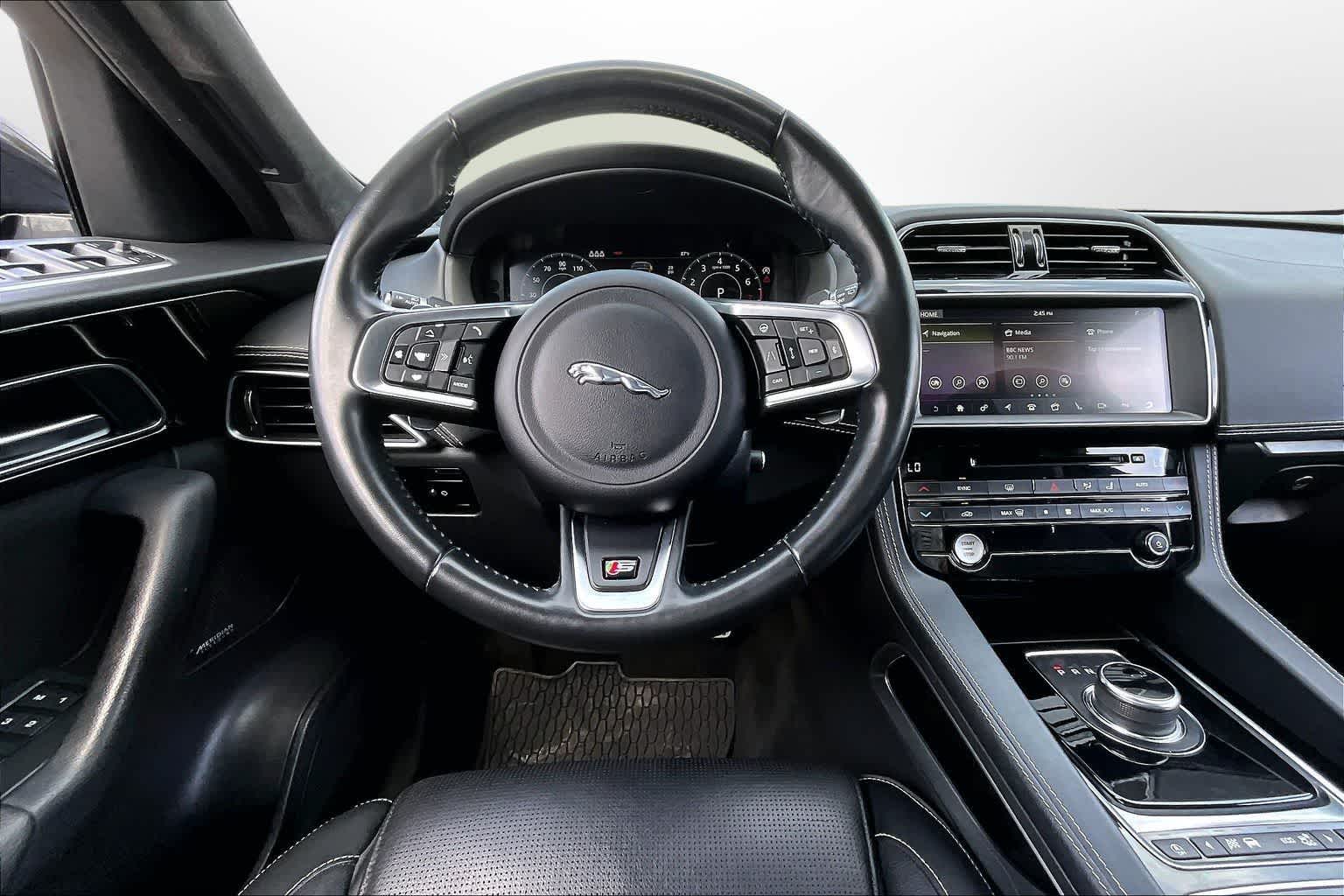 Thumbnail: 2019 Jaguar F-Pace - 5