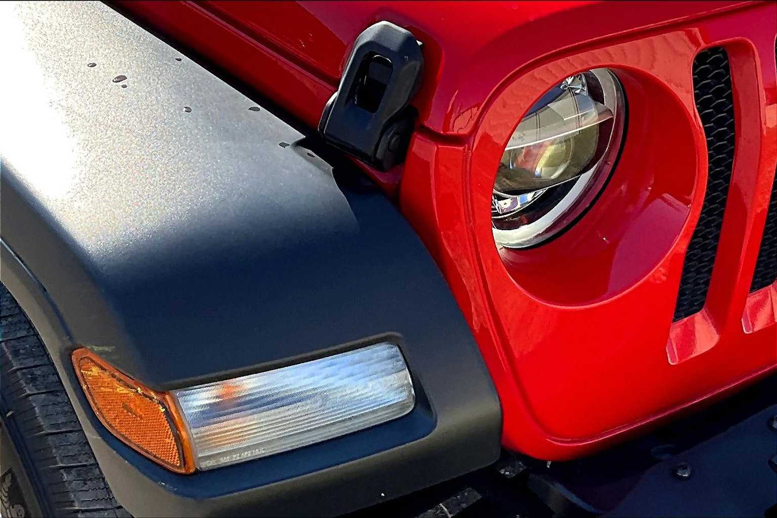 Thumbnail: 2021 Jeep Wrangler - 30
