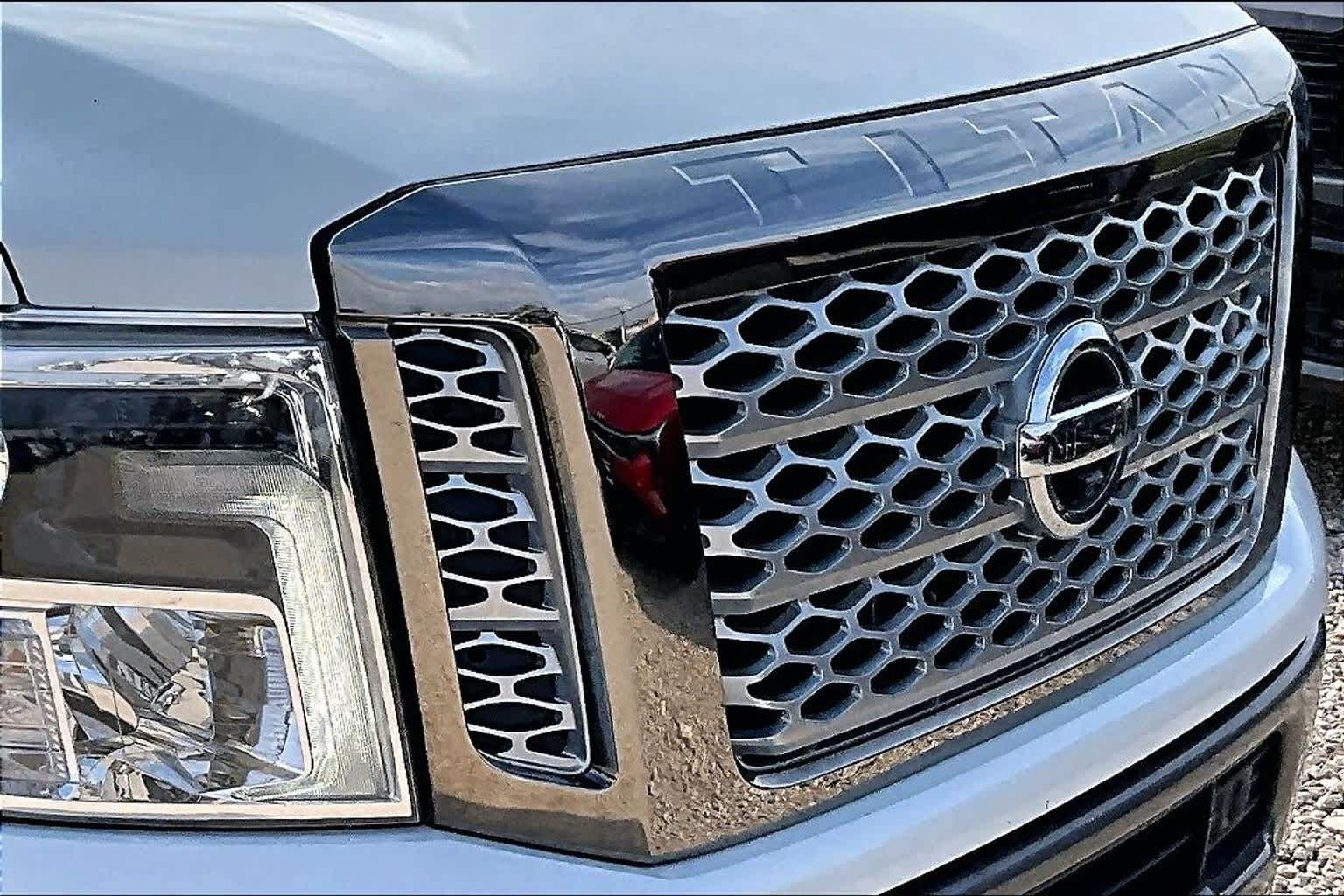 Thumbnail: 2018 Nissan Titan - 28