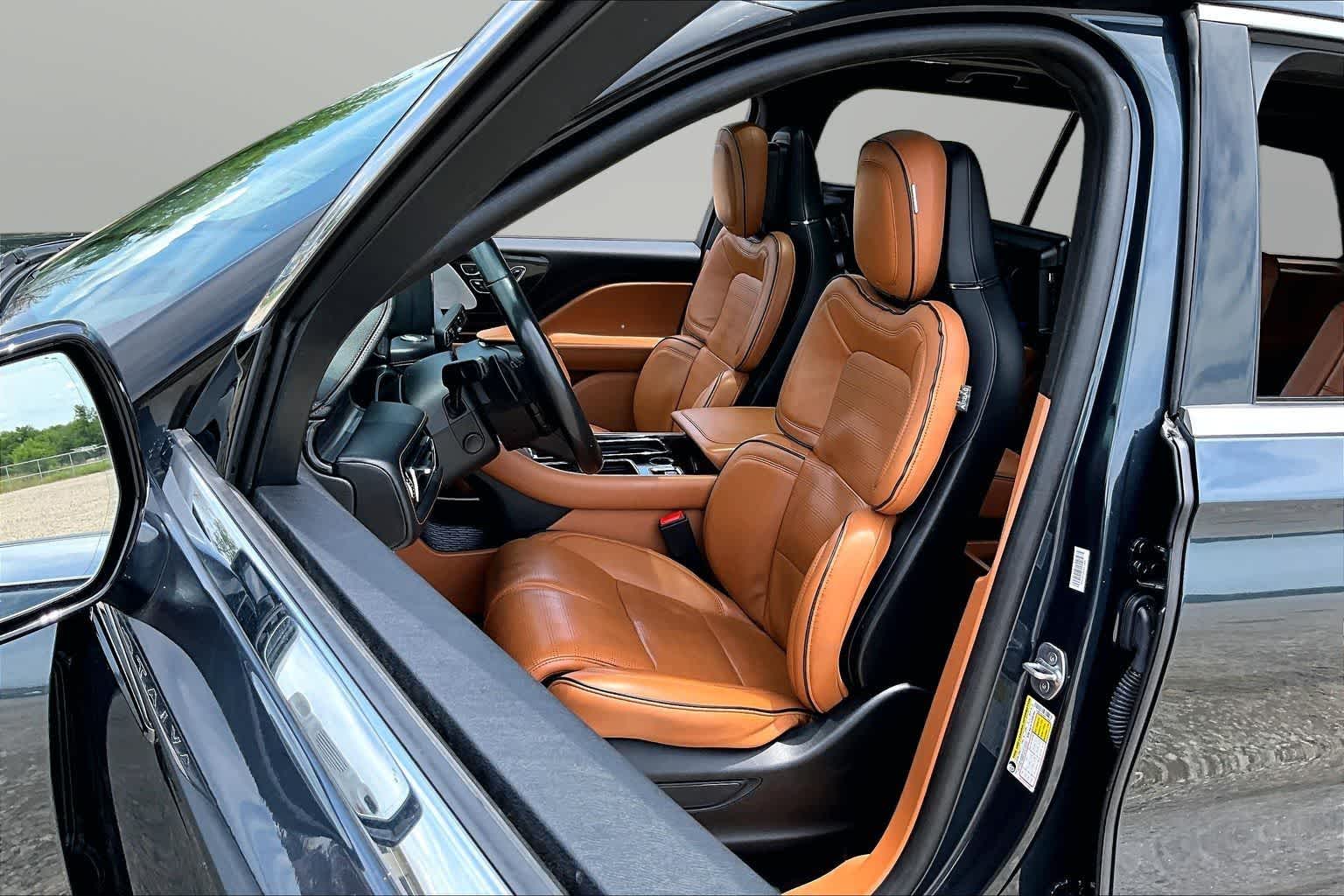 Thumbnail: 2023 Lincoln Aviator - 23