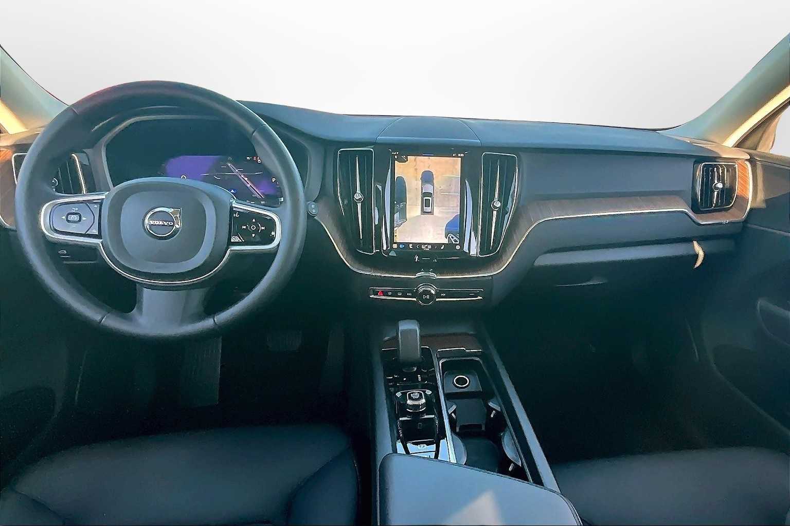 Thumbnail: 2023 Volvo XC60 - 15