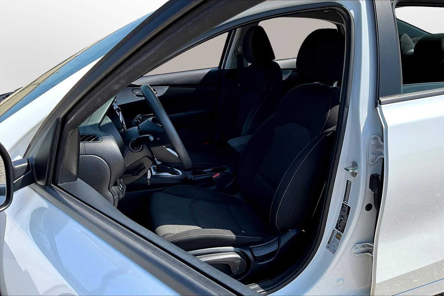 Thumbnail: 2022 Kia Forte - 25