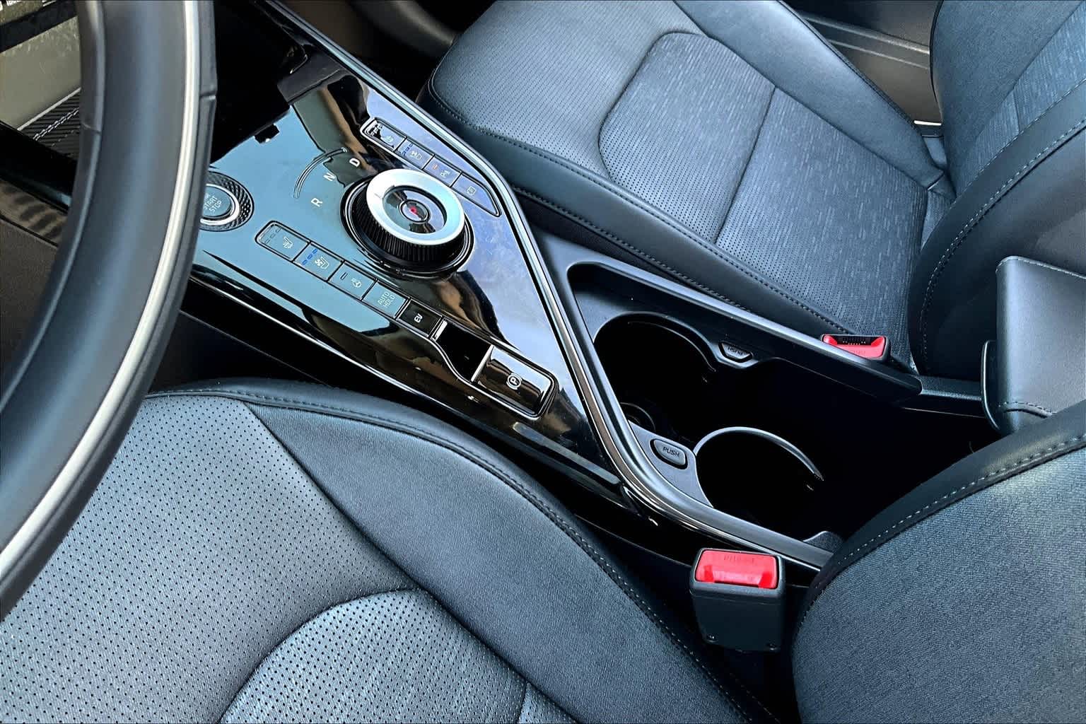 2023 Kia Niro SX Touring 14