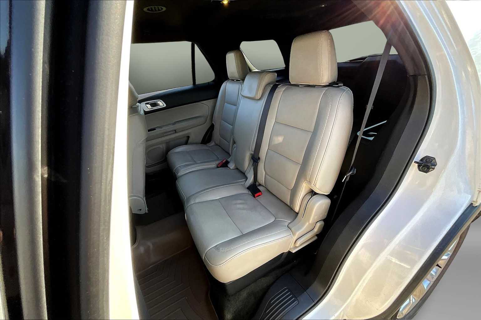 Thumbnail: 2013 Ford Explorer - 27