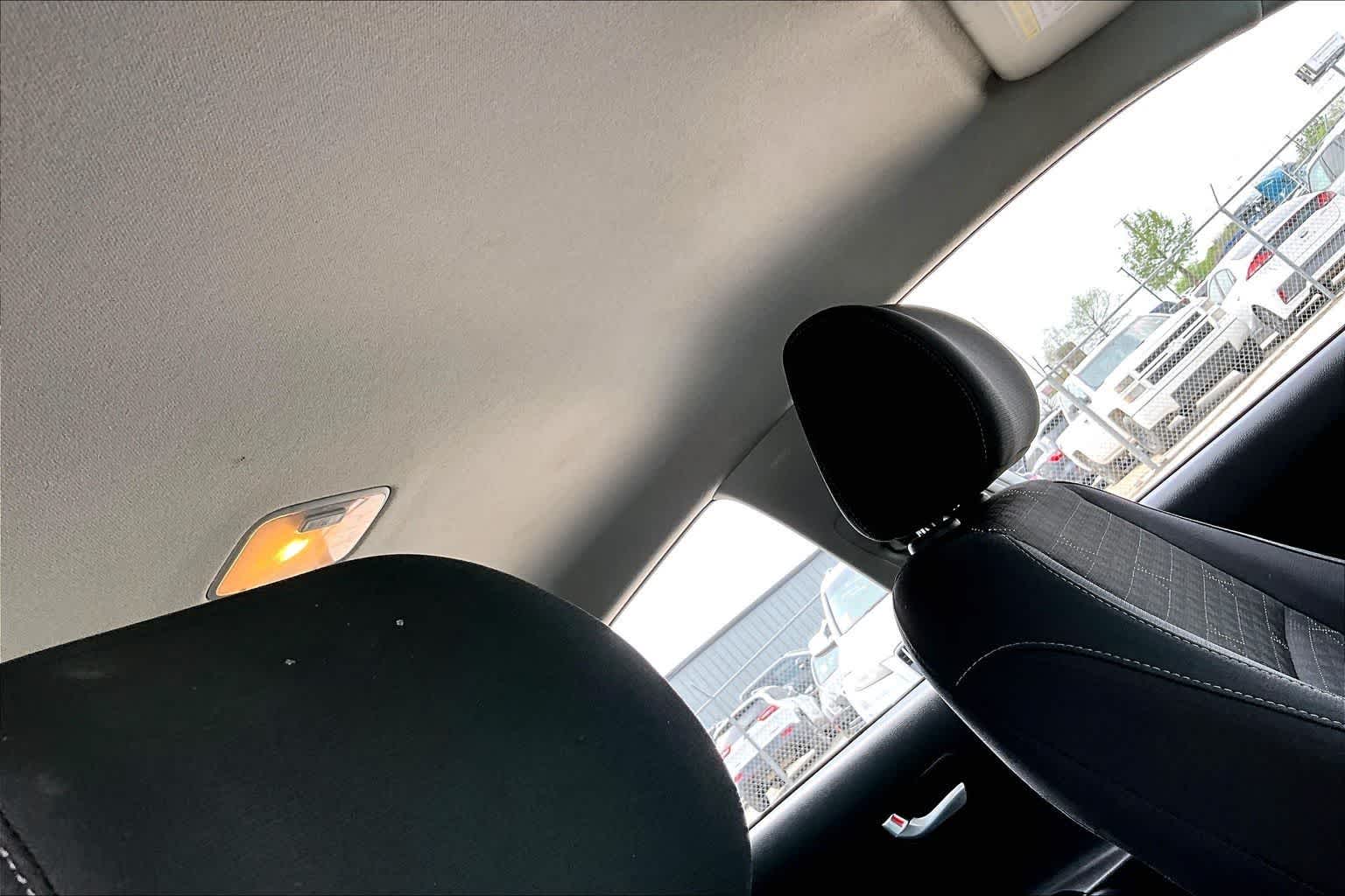 Thumbnail: 2020 Kia Rio - 14