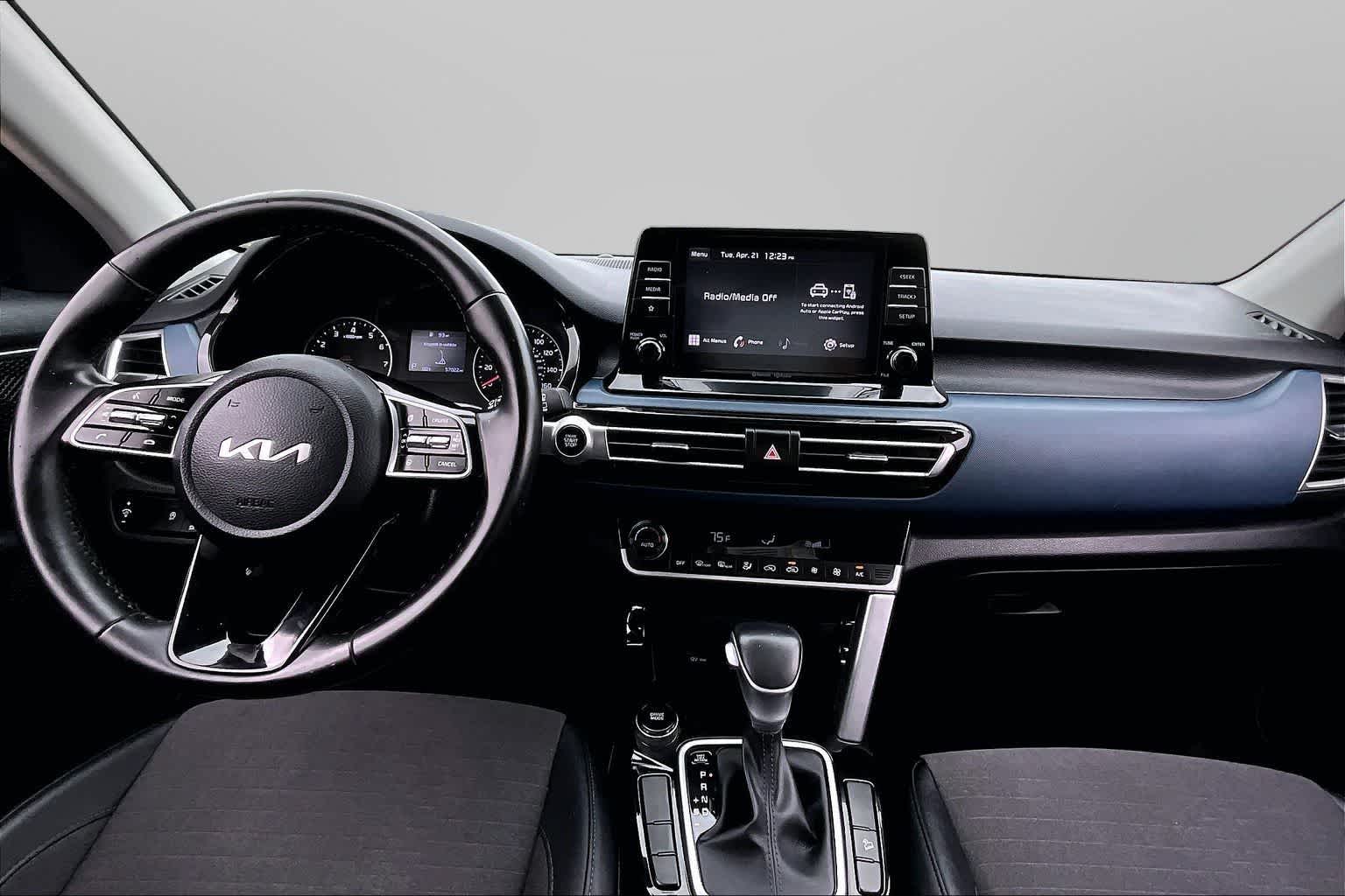 Thumbnail: 2023 Kia Seltos - 14