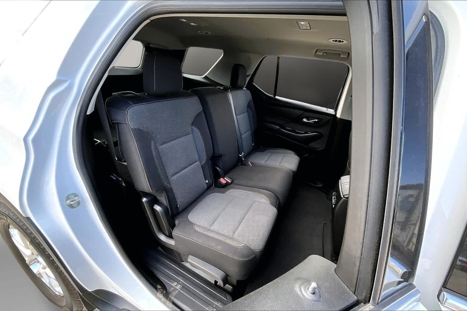 Thumbnail: 2018 Chevrolet Traverse - 25