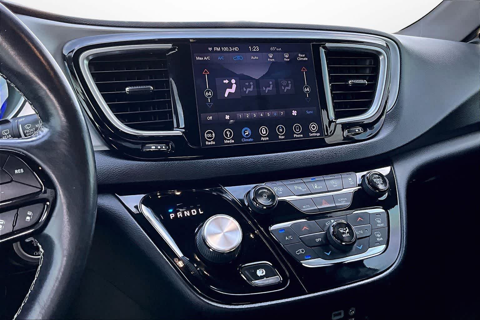 Thumbnail: 2019 Chrysler Pacifica - 6