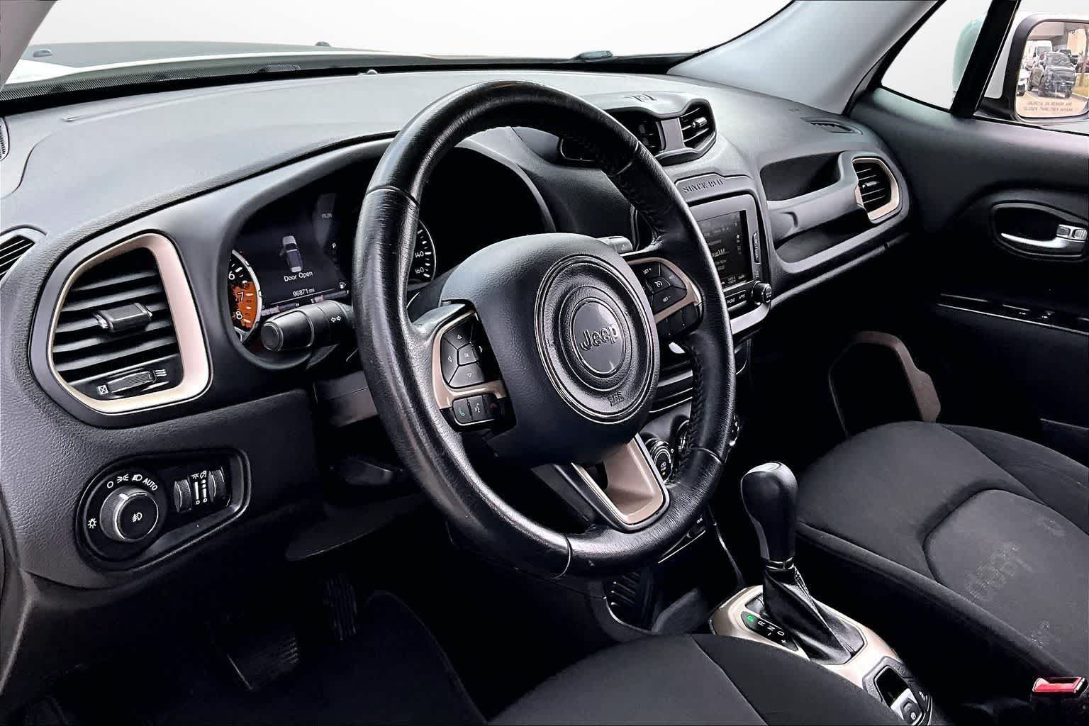 Thumbnail: 2017 Jeep Renegade - 9