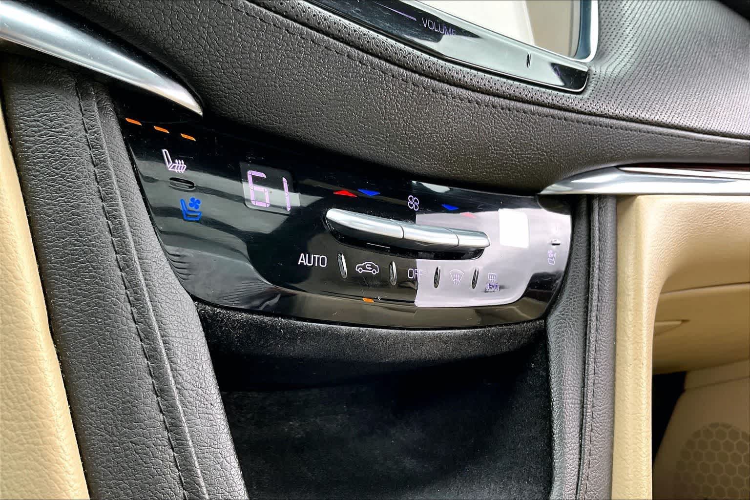 Thumbnail: 2018 Cadillac XT5 - 21