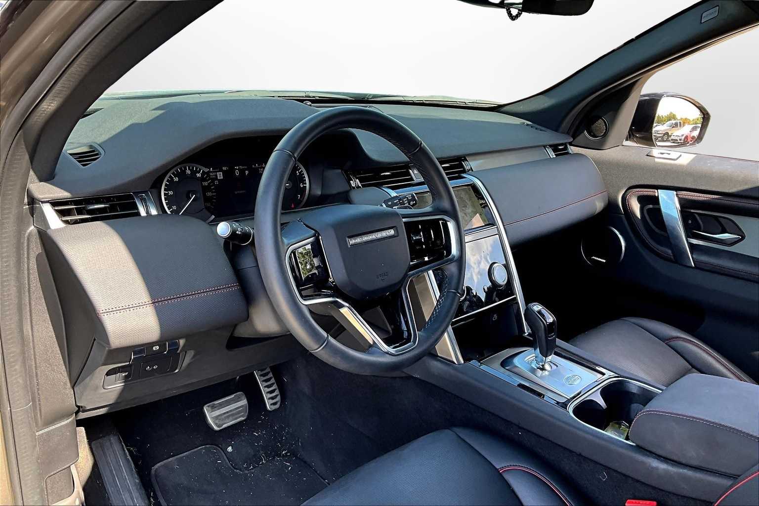Thumbnail: 2023 Land Rover Discovery Sport - 12