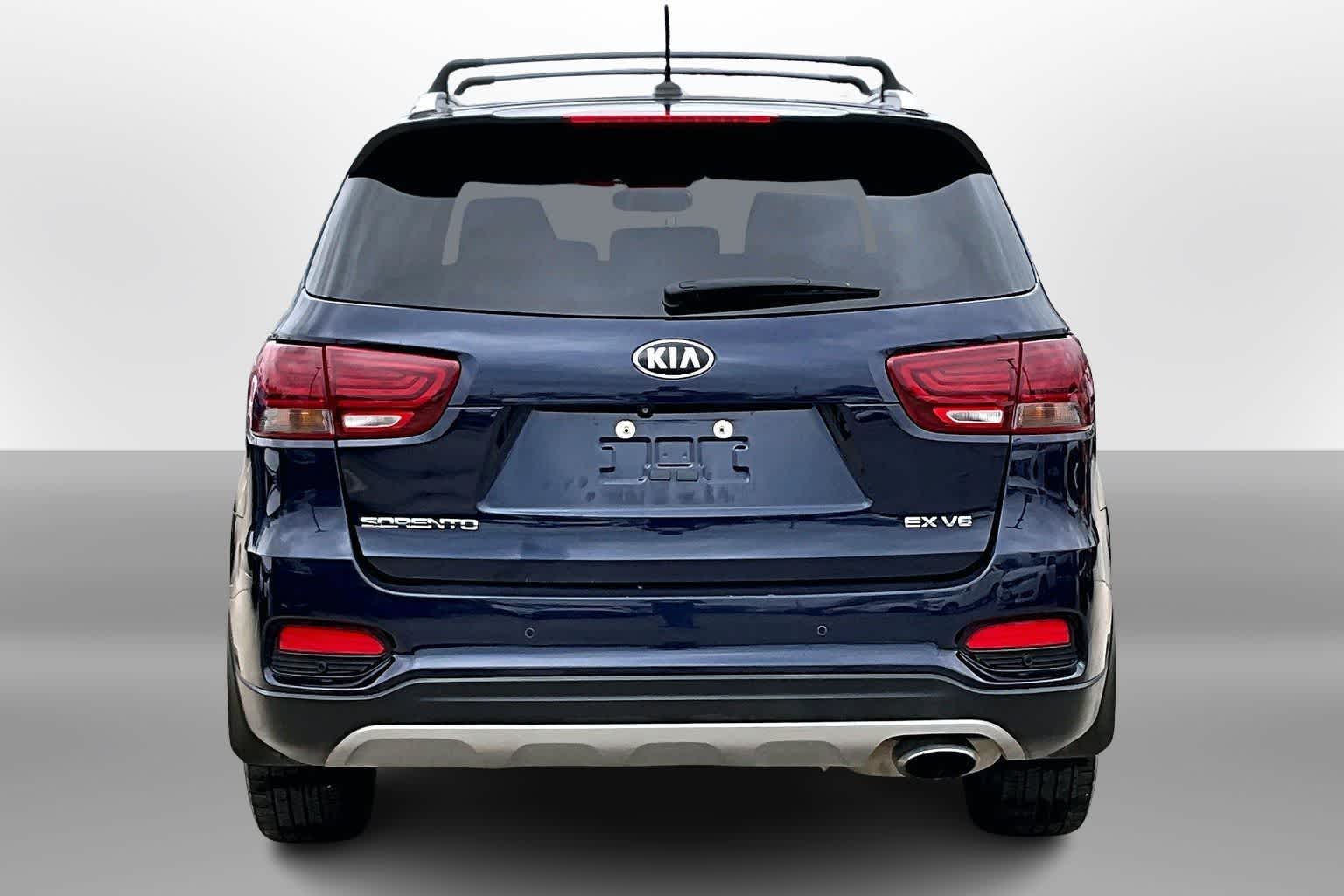Thumbnail: 2020 Kia Sorento - 4