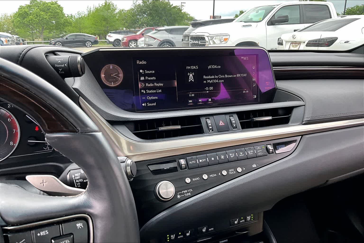 Thumbnail: 2021 Lexus ES - 6