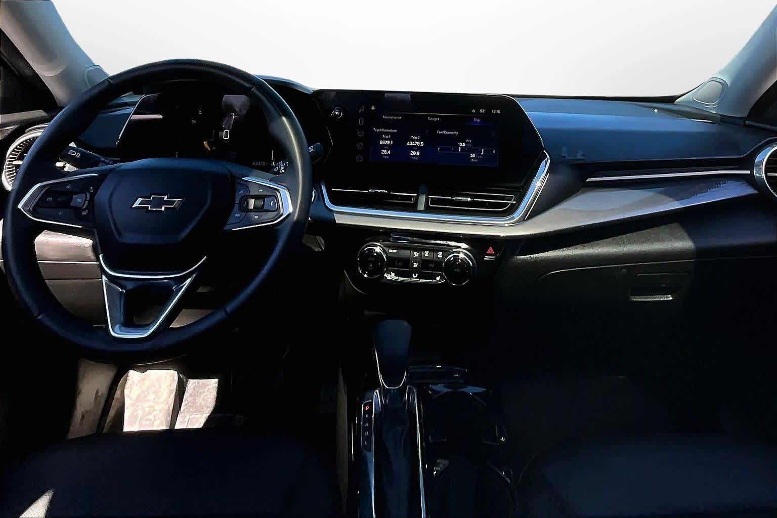 Thumbnail: 2024 Chevrolet Trax - 14