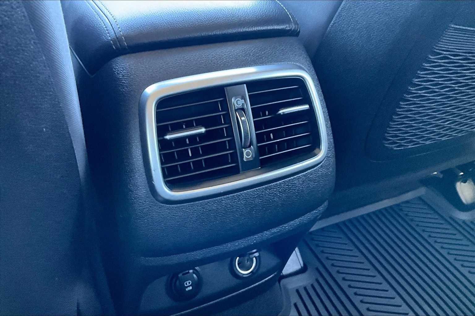 Thumbnail: 2019 Kia Sorento - 24