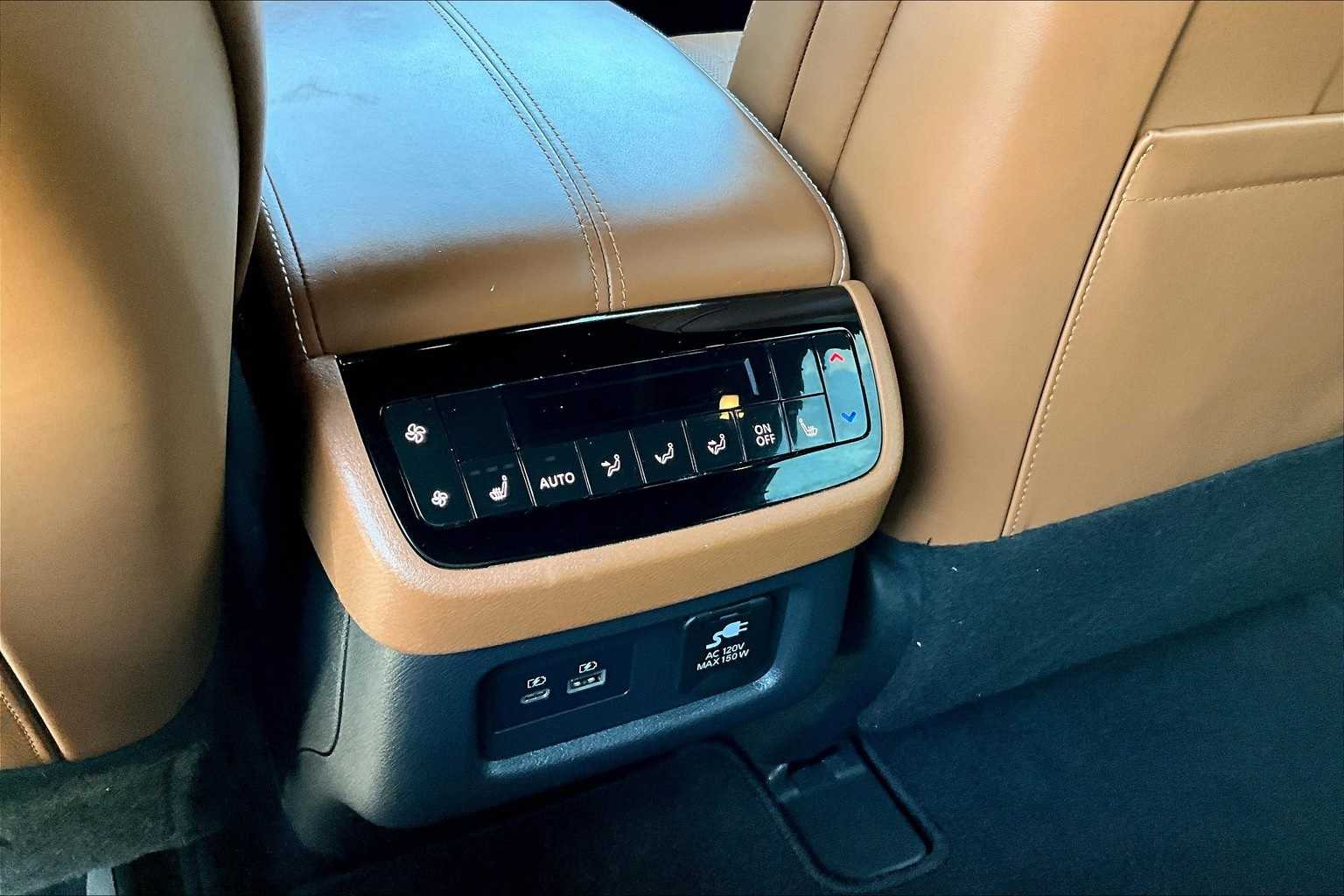 Thumbnail: 2022 INFINITI QX60 - 24