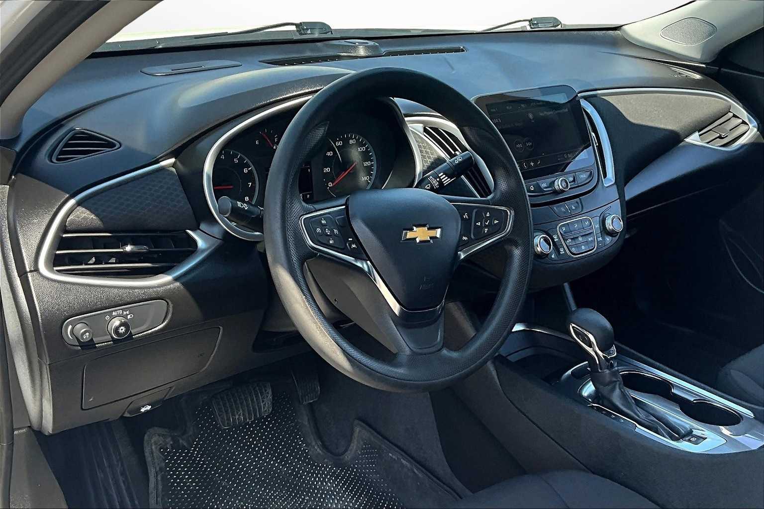 Thumbnail: 2023 Chevrolet Malibu - 12