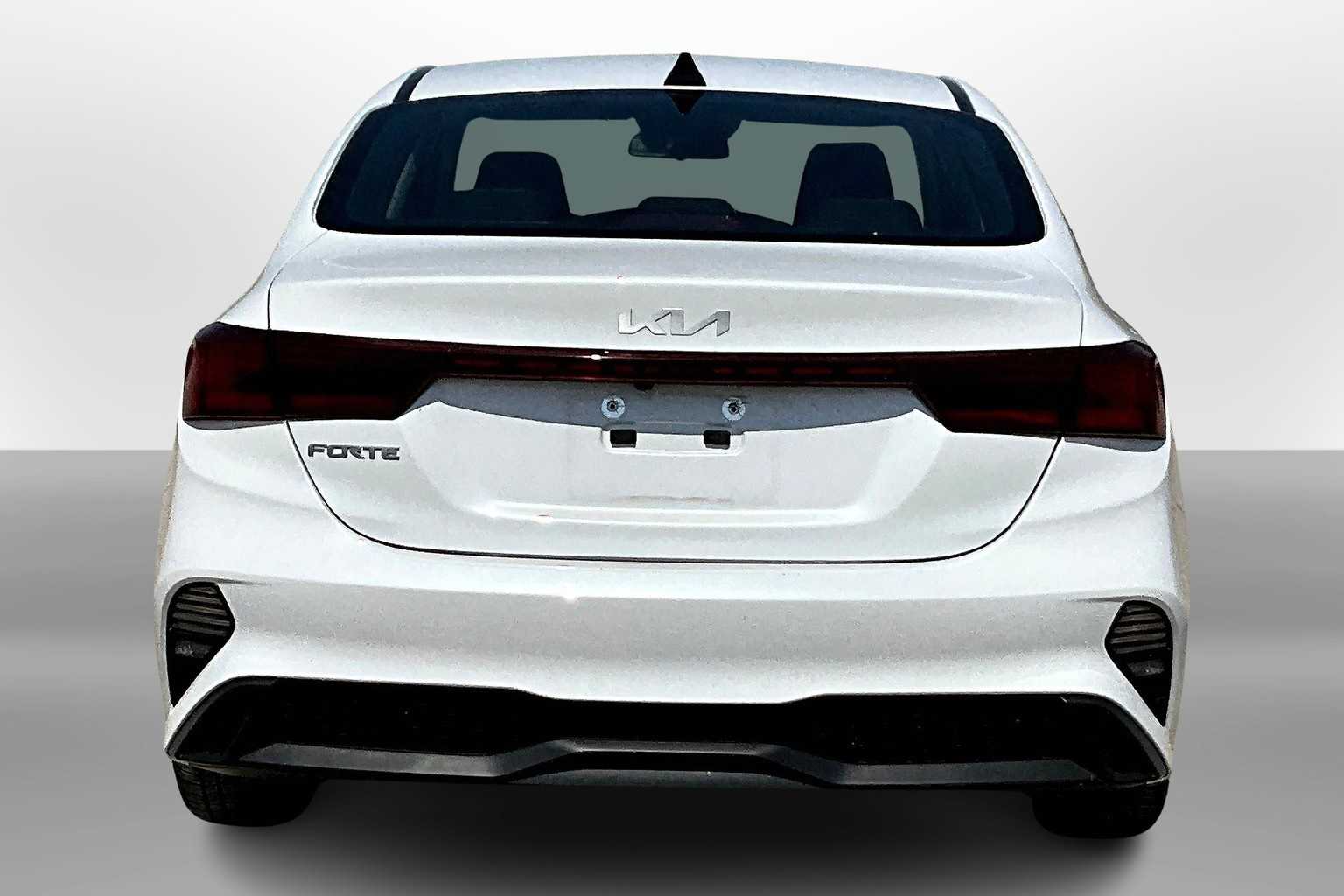 Thumbnail: 2022 Kia Forte - 4