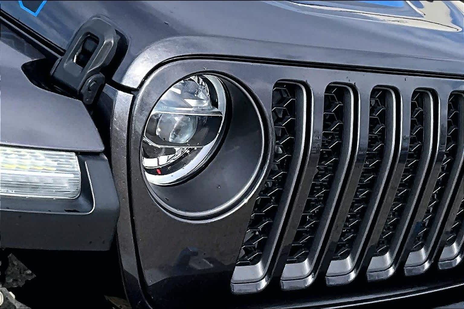 Thumbnail: 2021 Jeep Wrangler - 28