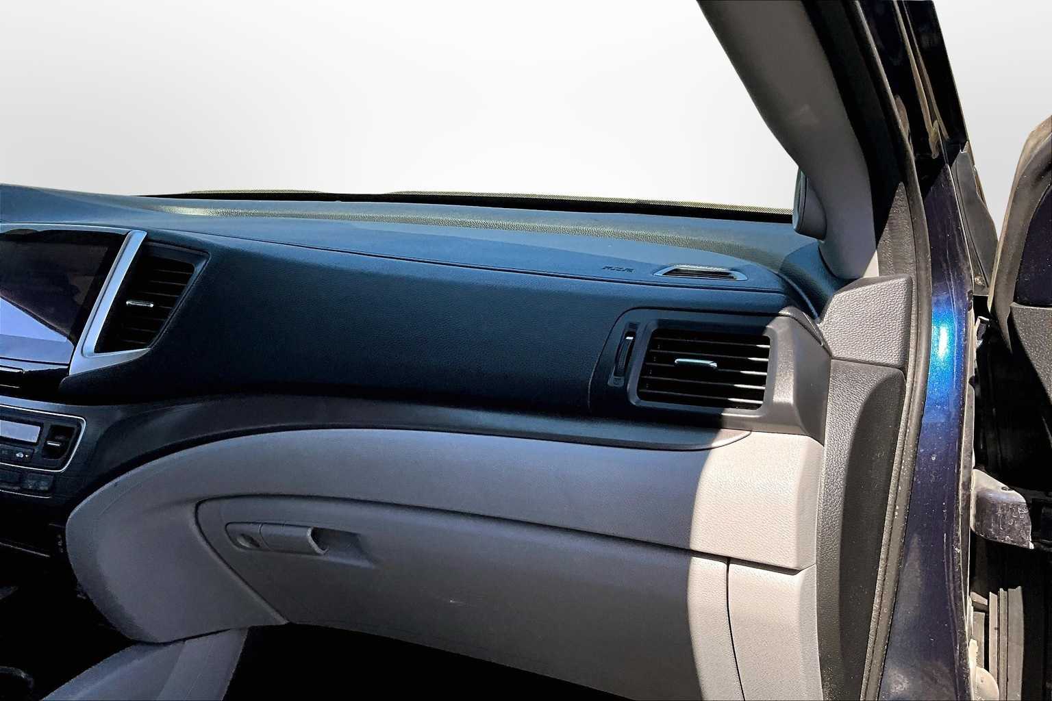 Thumbnail: 2017 Honda Ridgeline - 15