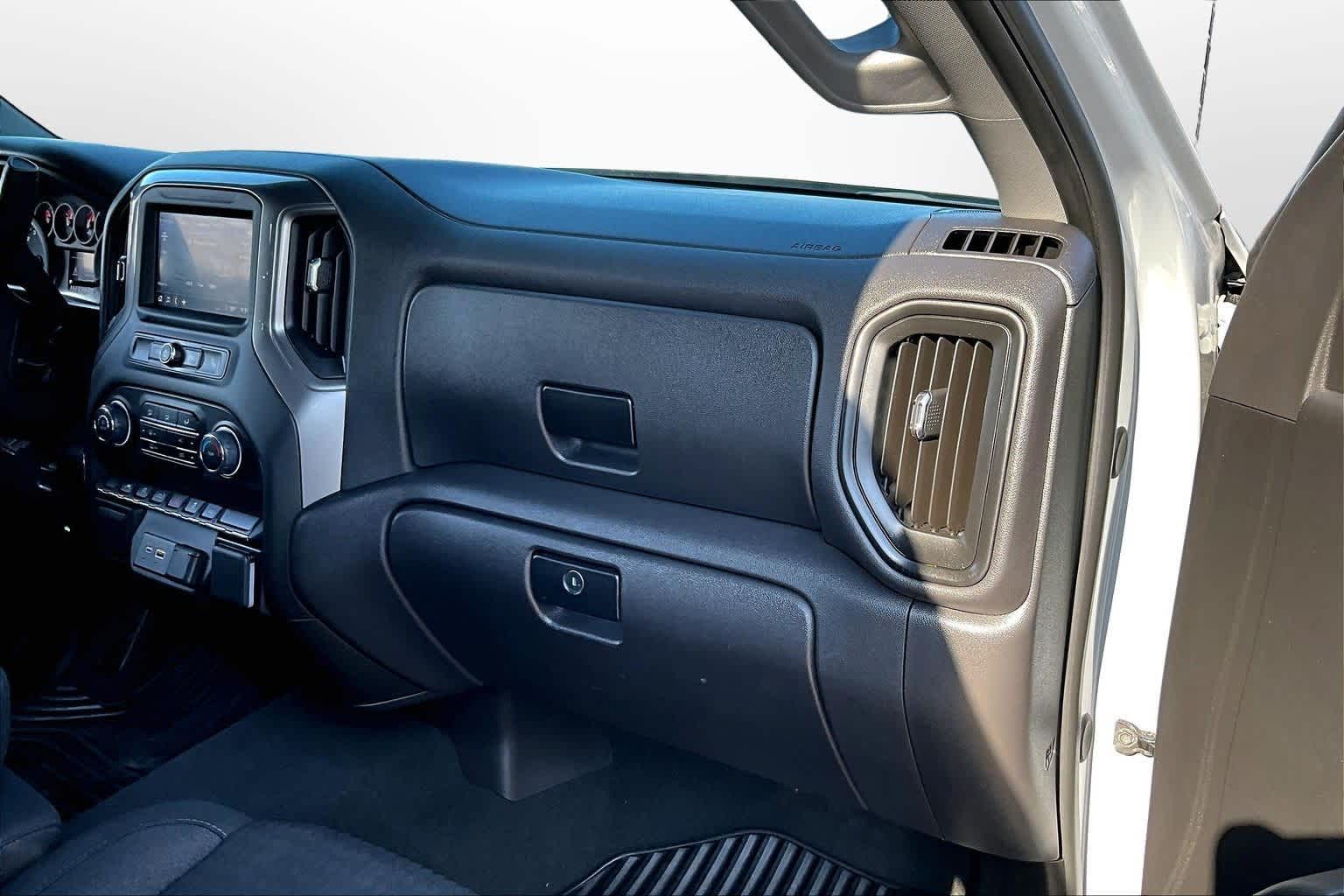 Thumbnail: 2025 Chevrolet Silverado 1500 - 15