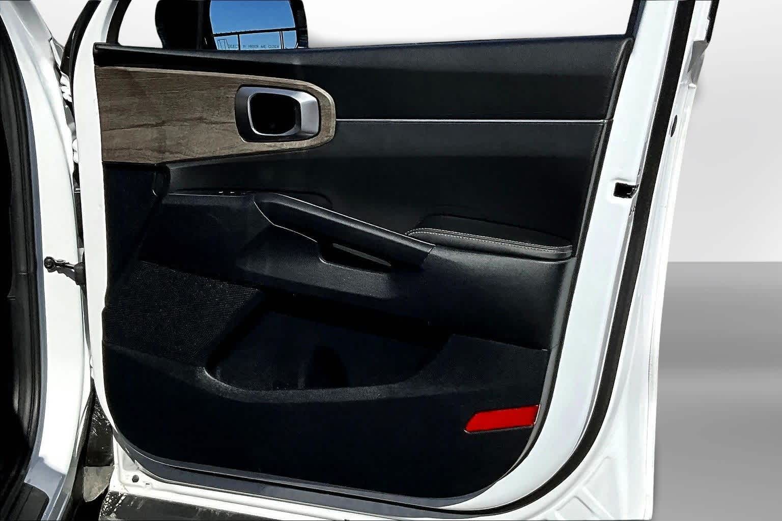 Thumbnail: 2023 Kia Sorento - 18