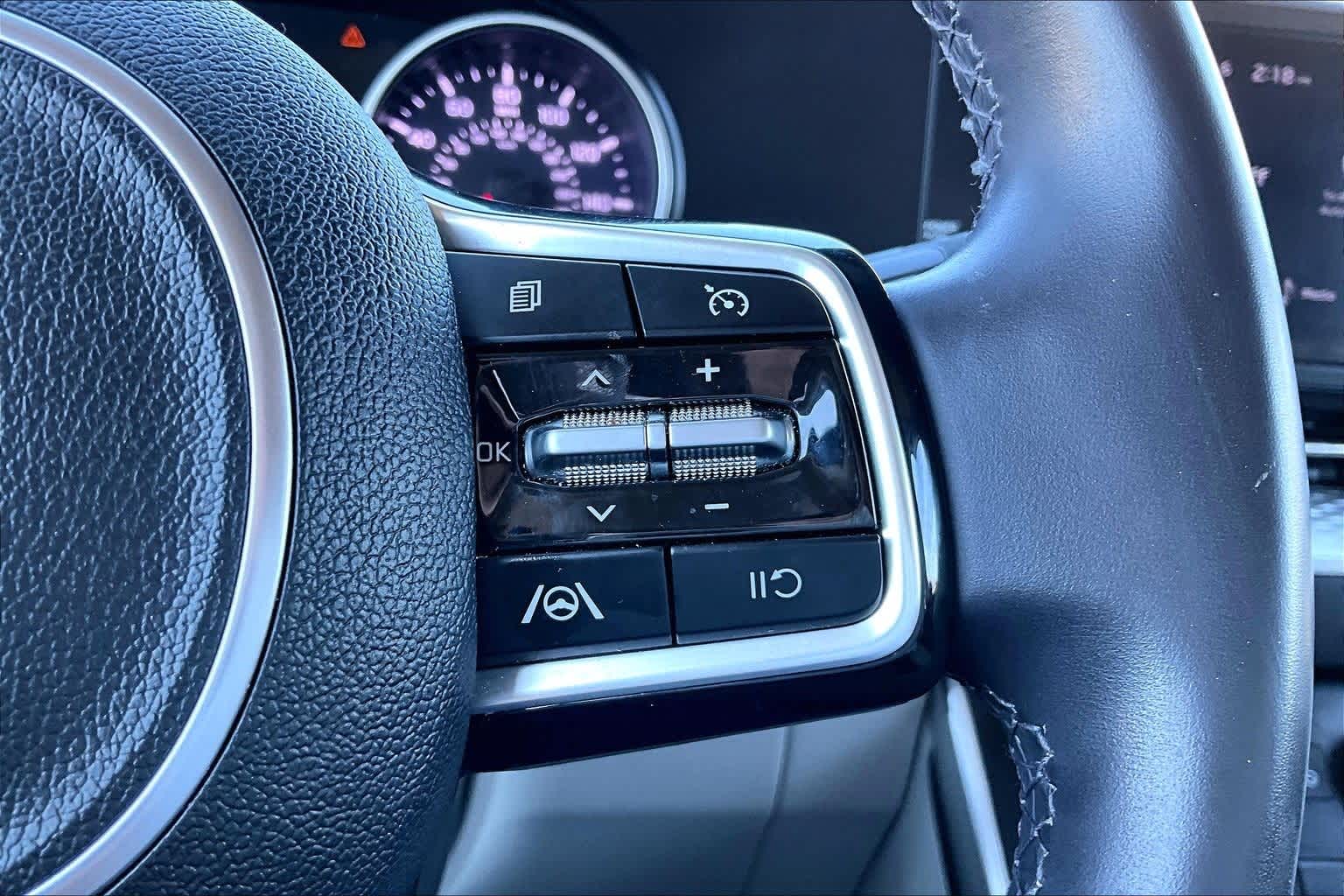 Thumbnail: 2024 Kia Carnival - 20