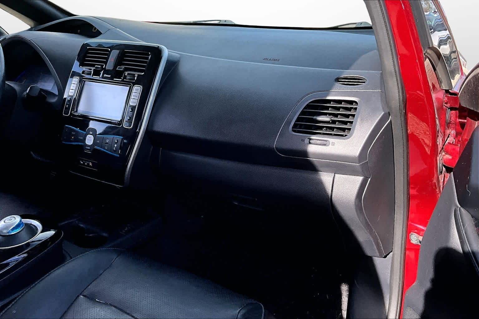 Thumbnail: 2013 Nissan Leaf - 13