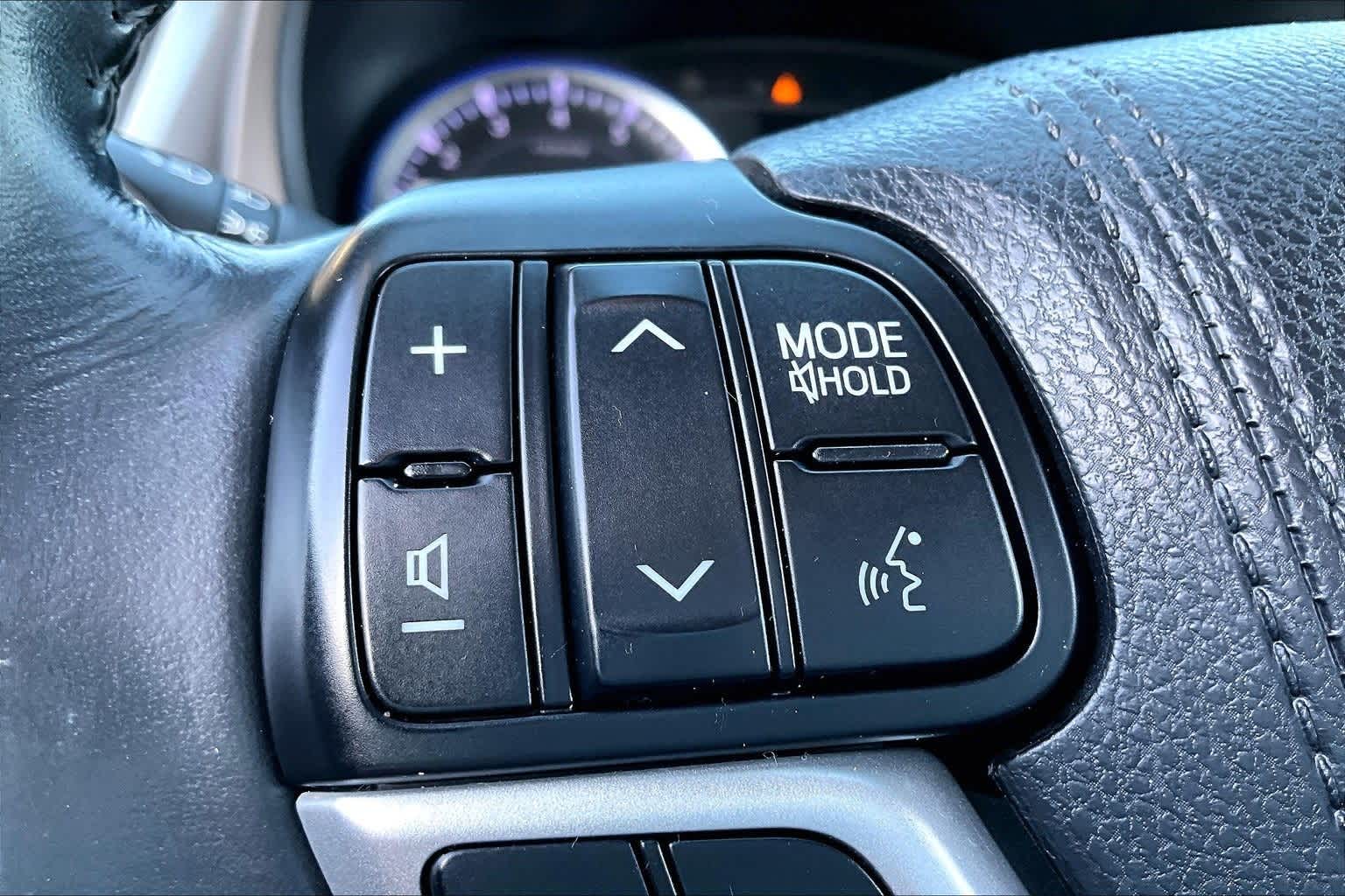 Thumbnail: 2017 Toyota Highlander - 19