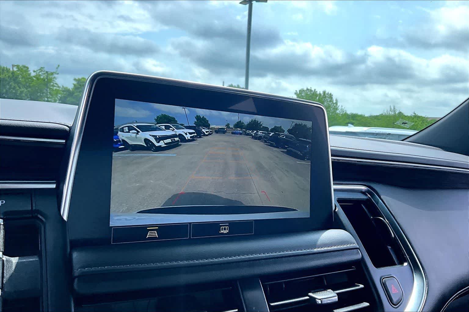 Thumbnail: 2021 Chevrolet Tahoe - 20