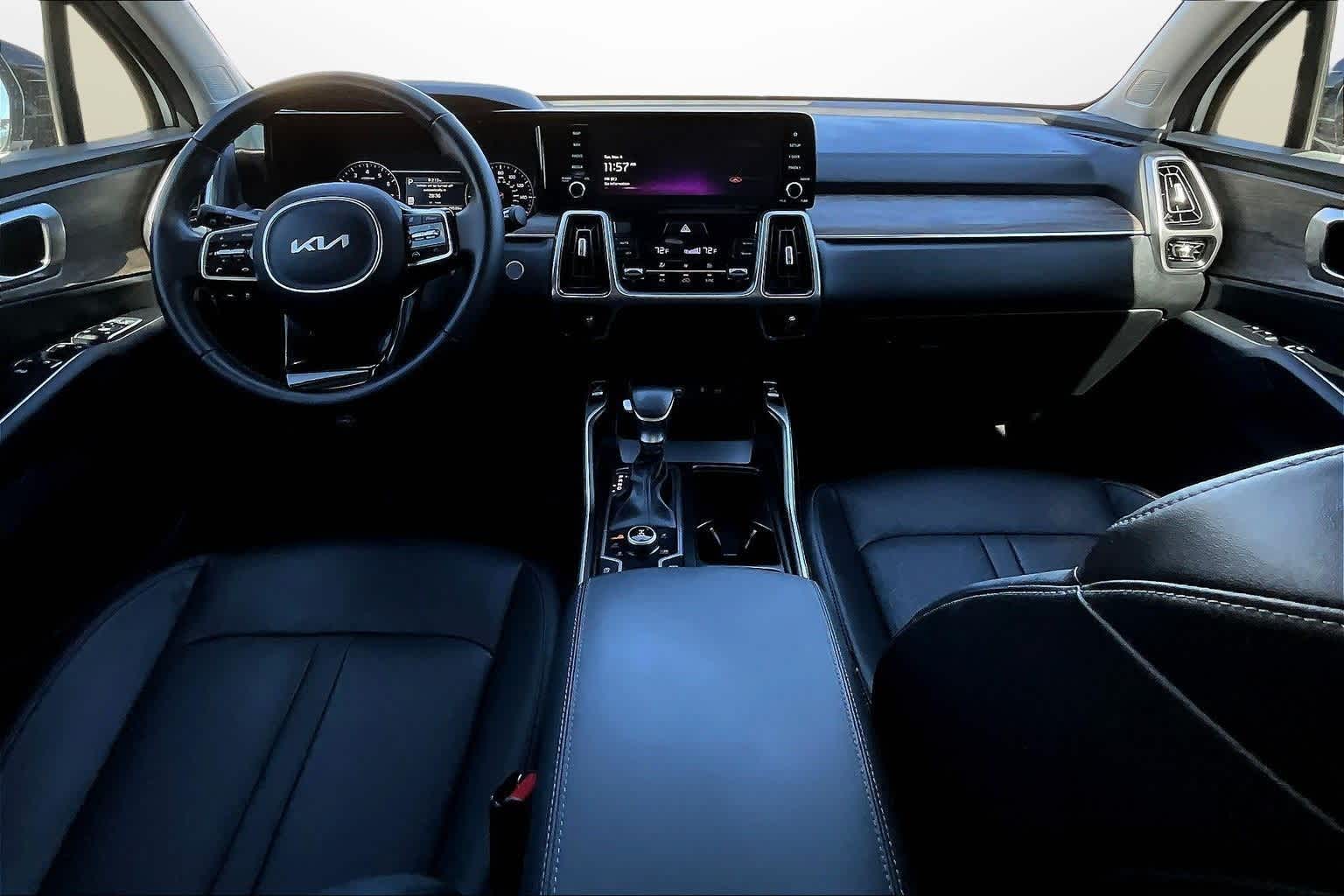 Thumbnail: 2023 Kia Sorento - 14